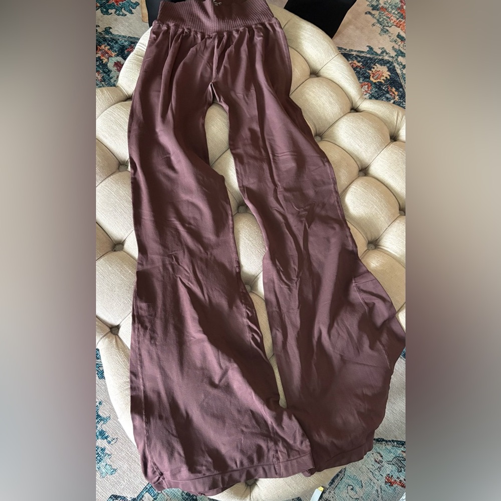 Free People Movement Flare Leggings Size M/L - Picture 2 of 6
